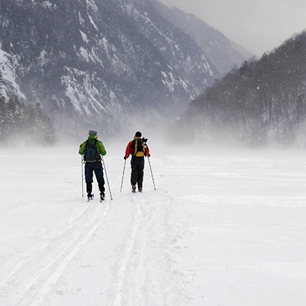 Nordic skiing on high peak trails